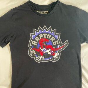Mitchell & Ness Toronto Raptors Retro Logo Tee – Black – Size M